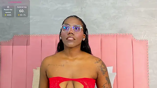 Alaia Colins online show from April 27, 11:58 pm