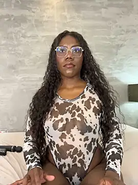 Snapshot of Alaia_Colins chatting on May 31, 12:52 am Alaia Colins online show from May 31, 12:52 am