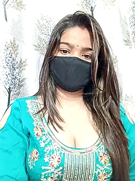 Snapshot of Simran-001 chatting on July 8, 12:42 pm Simran-001 online show from July 8, 12:42 pm