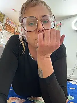 I am babydoll online show from April 29, 12:09 pm