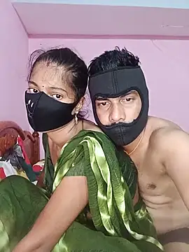 Snapshot of USHA_BHABHI chatting on July 10, 11:18 pm USHA BHABHI online show from July 10, 11:18 pm