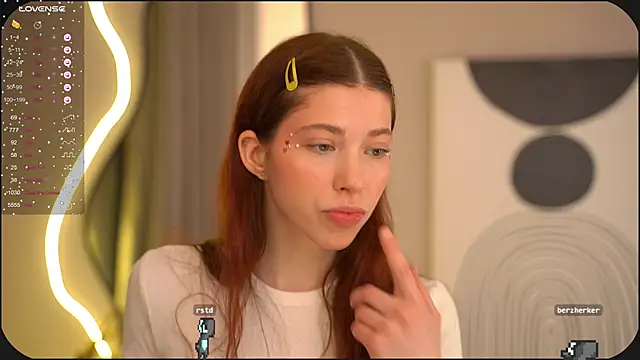 Snapshot of HappyVivy chatting on March 6, 10:41 am HappyVivy online show from March 6, 10:41 am