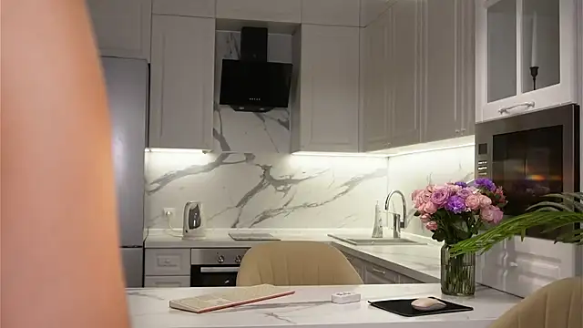 Sofa 01 online show from November 12, 1:11 pm