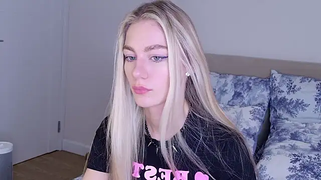 GabriellaOlsen online show from December 16, 1:05 pm