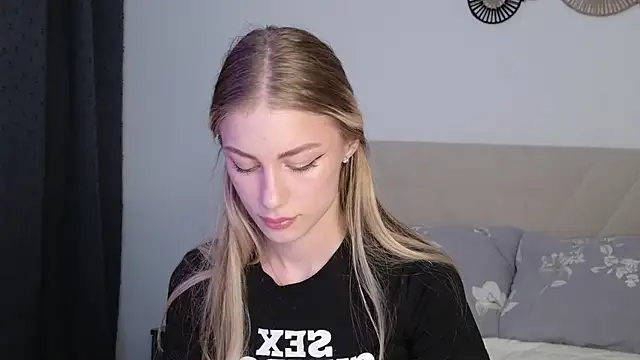 Snapshot of GabriellaOlsen chatting on May 29, 3:21 pm GabriellaOlsen online show from May 29, 3:21 pm