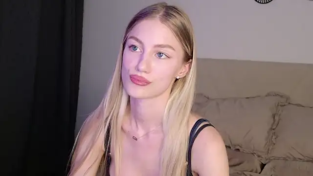 Snapshot of GabriellaOlsen chatting on June 11, 3:43 pm GabriellaOlsen online show from June 11, 3:43 pm
