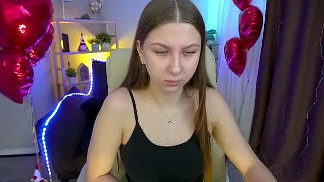 Snapshot of AureliaBliss_ chatting on February 18, 2:16 pm AureliaBliss online show from February 18, 2:16 pm