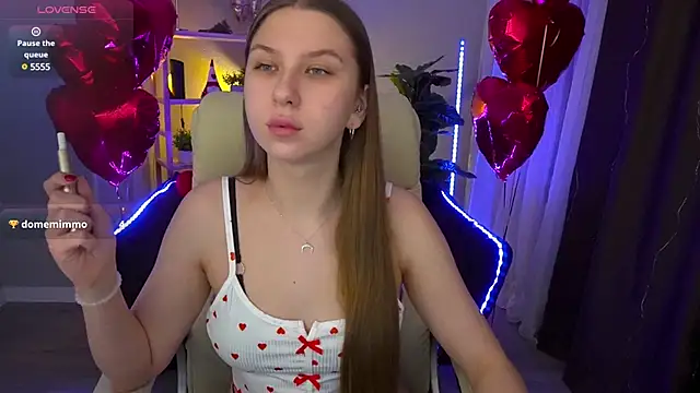 Snapshot of AureliaBliss_ chatting on February 23, 1:46 am AureliaBliss online show from February 23, 1:46 am