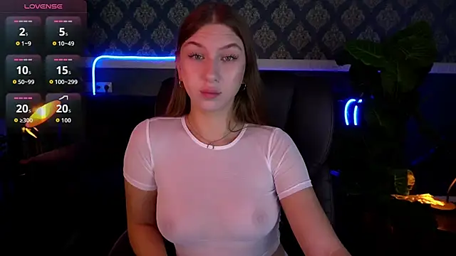 Snapshot of AureliaBliss_ chatting on September 18, 5:53 am AureliaBliss online show from September 18, 5:53 am