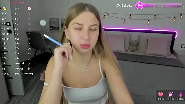Snapshot of AureliaBliss_ chatting on July 12, 4:58 am AureliaBliss online show from July 12, 4:58 am