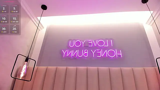Naomymonroe  online show from July 14, 10:21 am