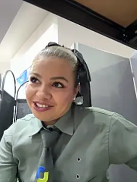 Snapshot of Ariana-07 chatting on May 29, 2:04 pm Ariana-07 online show from May 29, 2:04 pm