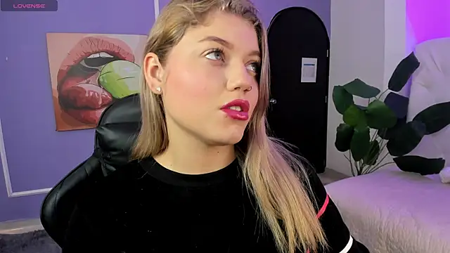 alaia greyy online show from November 25, 12:49 pm