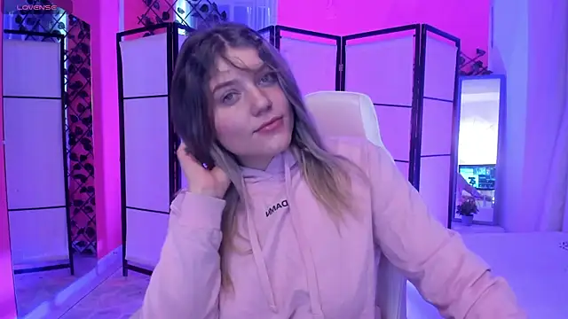 alaia greyy online show from February 23, 1:19 pm