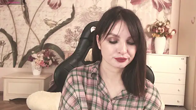 BritneyBarker online show from November 6, 9:10 am