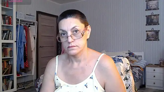 Snapshot of Soffya_Soy chatting on June 8, 1:44 pm Soffya Soy online show from June 8, 1:44 pm