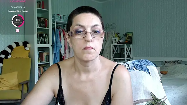 Snapshot of Soffya_Soy chatting on June 14, 6:48 am Soffya Soy online show from June 14, 6:48 am