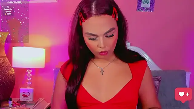 Snapshot of CamiiGarcia chatting on November 26, 4:13 am CamiiGarcia online show from November 26, 4:13 am