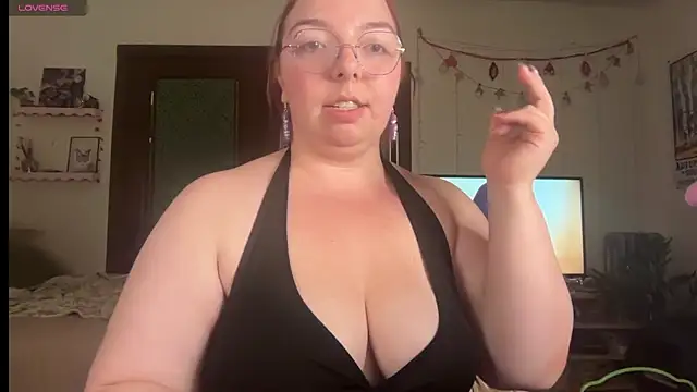 curvycate127 online show from June 9, 6:58 am