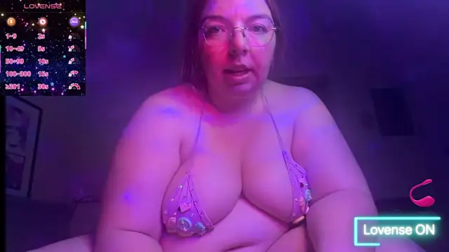 curvycate127 online show from August 4, 6:27 am
