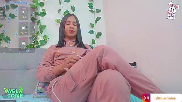 Snapshot of LiiLiith-1 chatting on October 14, 3:29 am LiiLiith-1 online show from October 14, 3:29 am