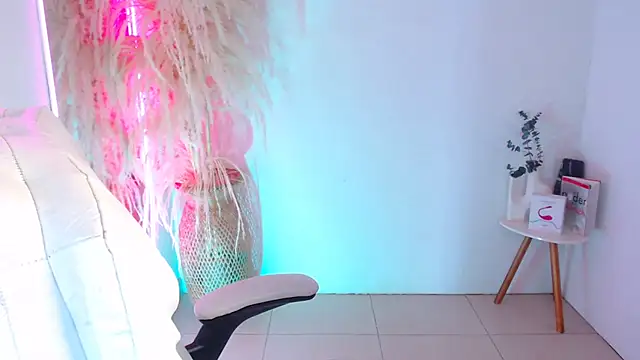 Sofi BBW online show from October 7, 12:35 pm