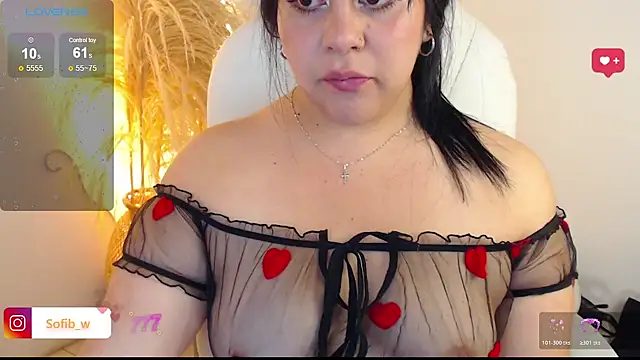 Snapshot of Sofi_BBW chatting on June 4, 12:44 pm Sofi BBW online show from June 4, 12:44 pm