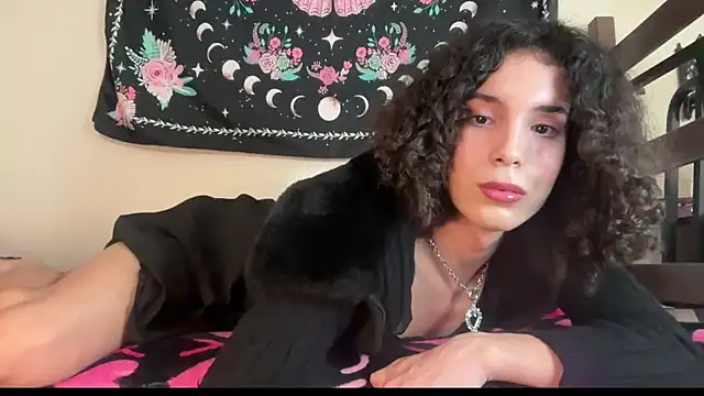 Snapshot of KatValentine222 chatting on January 24, 10:08 pm KatValentine222 online show from January 24, 10:08 pm