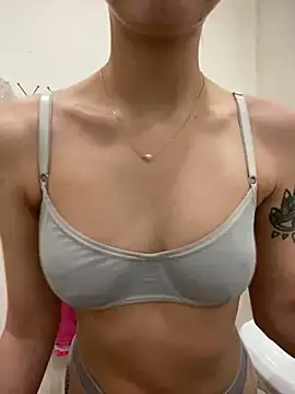 White Lu online show from February 3, 1:19 am