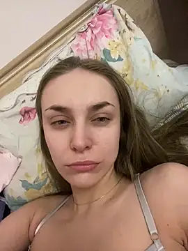 White Lu online show from February 28, 9:33 pm