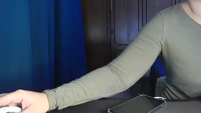 bunnyfox420 online show from December 16, 5:18 pm