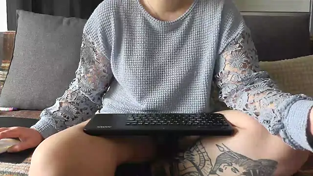 bunnyfox420 online show from March 14, 4:23 pm