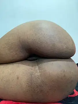 Snapshot of Charlotte_bronxxx chatting on February 25, 2:11 pm Charlotte bronxxx online show from February 25, 2:11 pm