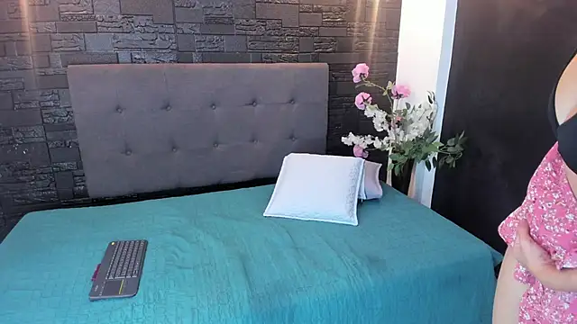 Snapshot of AriaMoonLight chatting on February 24, 11:54 am AriaMoonLight online show from February 24, 11:54 am