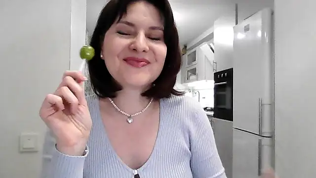 Victoria Glam online show from November 27, 4:31 pm