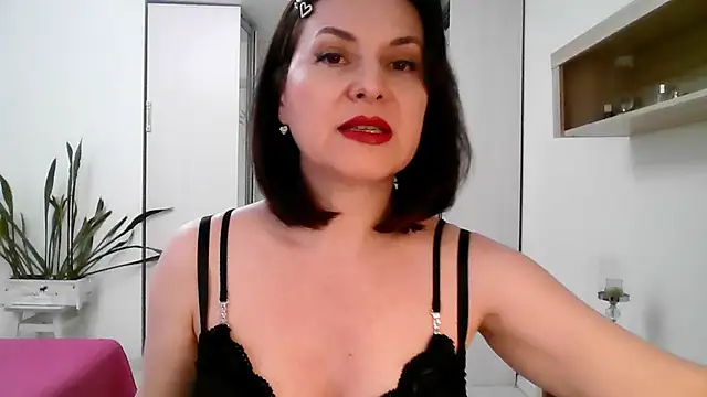 Victoria Glam online show from April 10, 12:32 pm