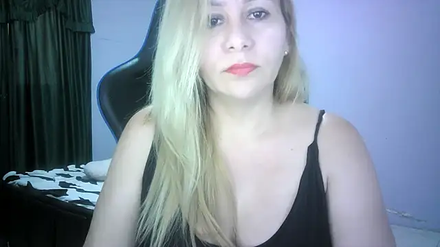 mariana0x online show from November 4, 9:47 pm