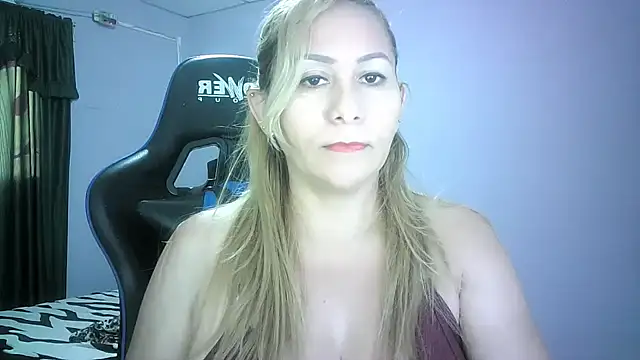 mariana0x online show from November 11, 2:39 pm