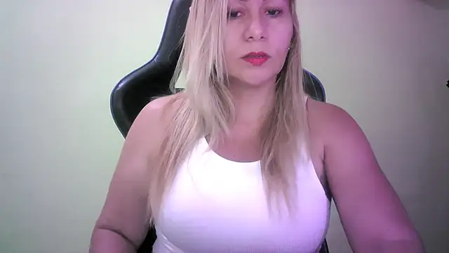 mariana0x online show from November 15, 10:59 pm