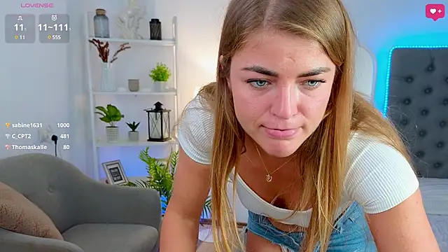 Donna Sun online show from March 13, 4:34 pm