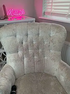 Snapshot of MakemeMillie1 chatting on November 4, 7:18 am MakemeMillie1 online show from November 4, 7:18 am