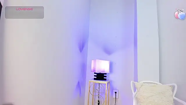 Snapshot of alana_rossetti chatting on July 15, 3:01 am alana rossetti online show from July 15, 3:01 am