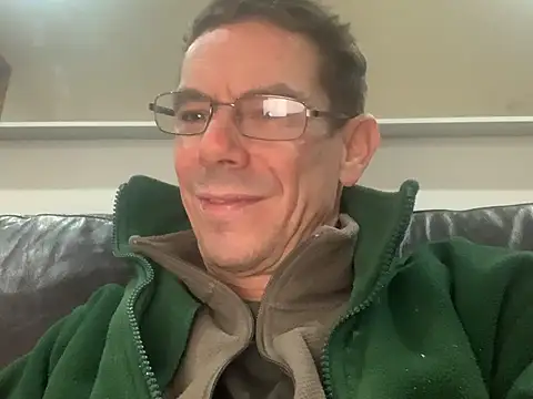 Snapshot of Kenhornu chatting on February 20, 1:13 am Kenhornu online show from February 20, 1:13 am