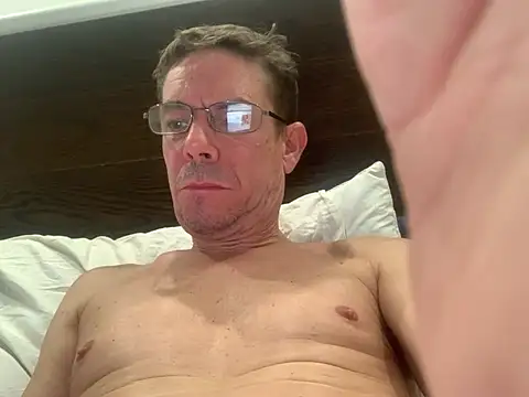 Snapshot of Kenhornu chatting on March 8, 3:54 am Kenhornu online show from March 8, 3:54 am