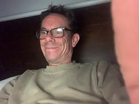 Snapshot of Kenhornu chatting on March 16, 10:08 am Kenhornu online show from March 16, 10:08 am