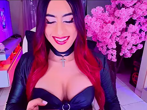 Snapshot of latexgoddes chatting on November 19, 10:10 pm latexgoddes online show from November 19, 10:10 pm