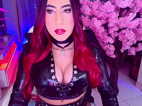 Snapshot of latexgoddes chatting on February 4, 4:07 am latexgoddes online show from February 4, 4:07 am