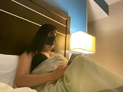 desiiiinigal online show from August 6, 9:44 am