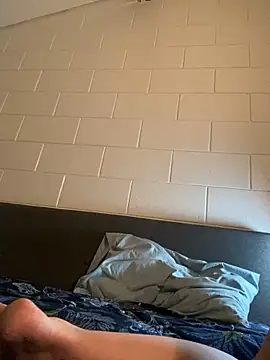 thequeenkendall2025 online show from February 16, 10:43 am