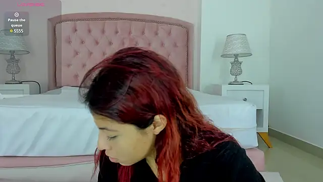 Snapshot of Kendall__Fox chatting on February 10, 5:36 am Kendall Fox online show from February 10, 5:36 am